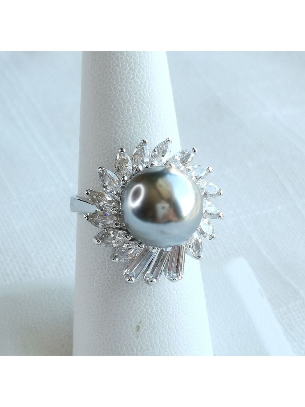 Vintage  grey shell pearl cz cocktail ring Size 7